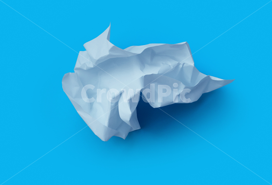 종이,페이퍼,탑앵글,탑뷰,흰종이,흰색,구김,구겨진,주름,쓰레기,blank,crumpled,crumpledpaper,empty,macro,nobody,object,old,paper,ripped,topview,vintage,white,blue,파란색,파란배경,블루,파랑,연출,컨셉,콘셉,direction,concept