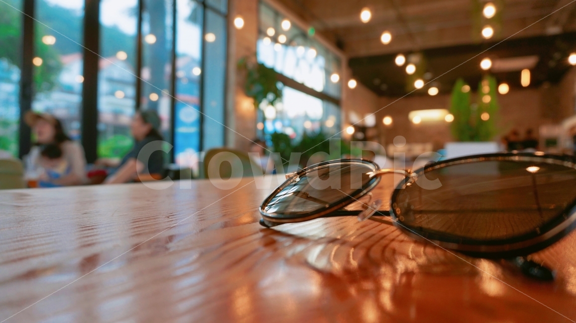 남해,cafe,카페,선글라스,sunglasses,사물,물건,오브젝트,thing,object,matter,커피,카페,coffee,cafe