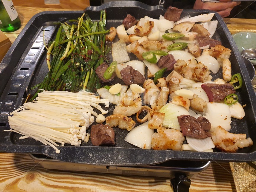 막창,대창,염통,버섯,한우곱창,곱창,술안주,야채볶음요리,야채볶음막창,음식,식재료,요리,food,cook,meal,dishes,한국요리,한국음식,육류,고기,점심,lunch,구이
