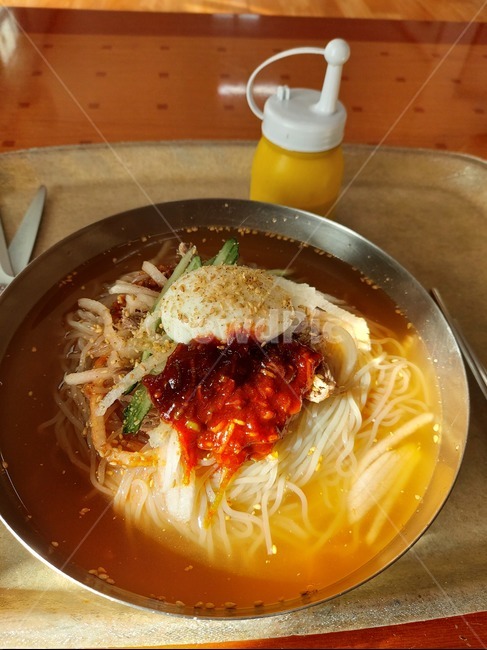 bowl,사발,dish,요리,밀면,음식,식재료,요리,food,cook,meal,dishes,food reserves,면류,면요리,noodles,한식,한국음식,한국요리,korean food,korean dishes,korean meal,korean cook