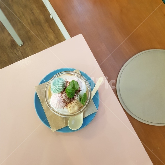 한적한카페,카페,커피,여유,파스텔