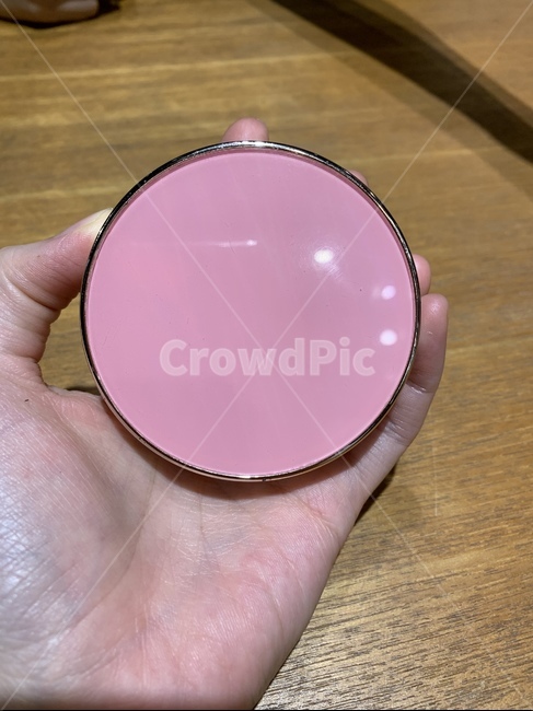 쿠션팩트,쿠션,팩트,화장품,화장,코스메틱,뷰티,꾸밈,꾸미기,분홍,분홍색,나무바닥,cosmetics,cushionpact,makeup,beauty,pink,woodflooring
