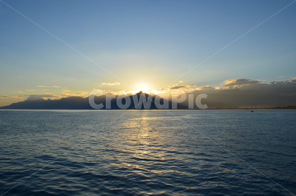 sunset,sundown,일몰,수평선,horizon,구름,햇빛,태양,sun,일출,sunrise,shuny,sunlight,sunshine