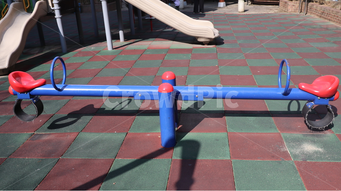 시소,놀이터,파랑,빨강,seesaw,playground