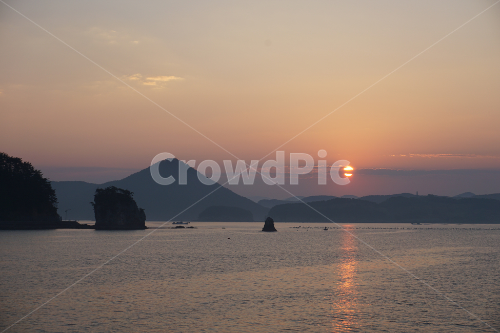 일출,바다,태양,여명,섬,해뜨는,자연,풍경,nature,landscape,land,땅,outdoors,옥외,ocean,대양,sea,water,물
