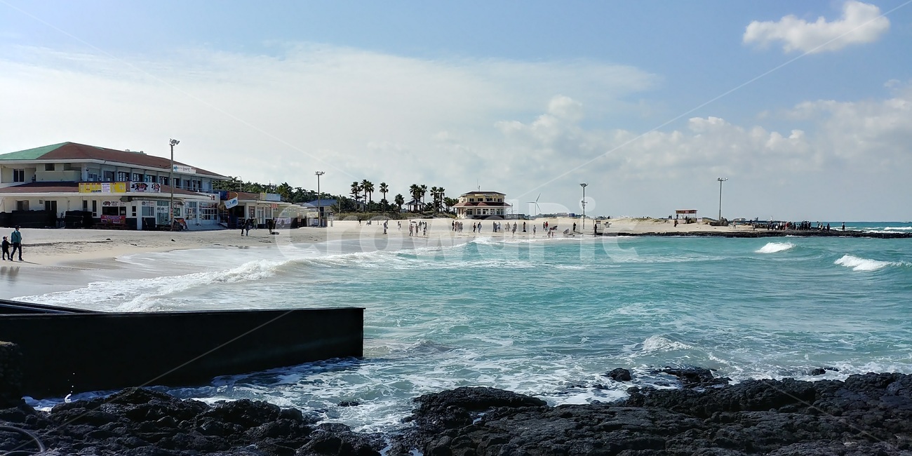 바다,제주도,서귀포,힐링,여유,자연,풍경,nature,landscape,한국자연풍경,한국자연경관,korea nature landscape,해변,바다,beach,sea,제주도,jeju,jeju island,water,물,outdoors,옥외,ocean,대양,person,사람,human,인간,waterfront,워터 프론트