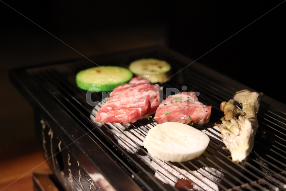Izakaya,With personalization,brazier,beef,Yakiniku,food