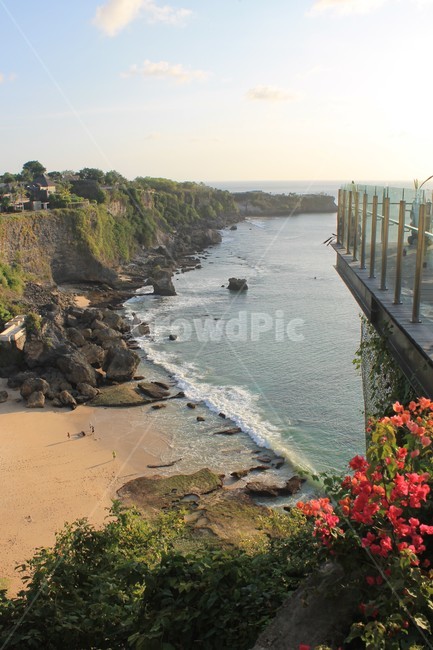 인도네시아,발리,쿠부,해변,비치,바다,indonesia,bali,beach,하늘,푸른하늘,파란하늘,blue,bluesky,cliff,절벽,낭떠러지,절벽해안,promontory,곶,자연,풍경,nature,landscape,해변,바다,beach,sea,water,물