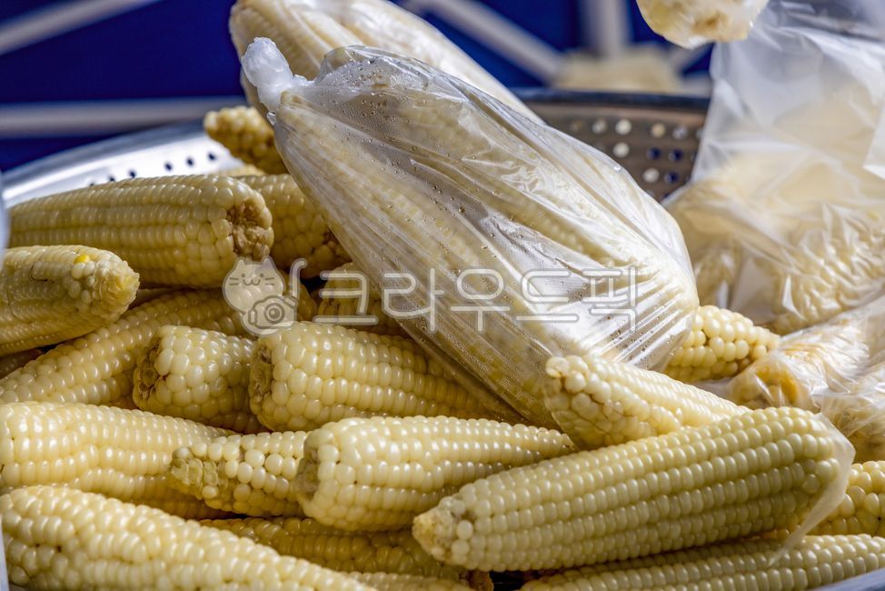 corner,waxy corn,street food,snack,corn,healthy food,Corn packaging,boiled corn,food