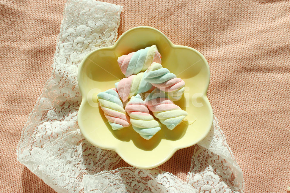감성사진,마시멜로우,화이트데이,발렌타인데이,캔디,분홍색,하얀색,pink,white,candy,whiteday,디저트,노란색,yellow,음식,식재료,요리,food,cook,meal,dishes,food reserves,디저트,간식,후식,dessert,snack,감성,sensible,feeling