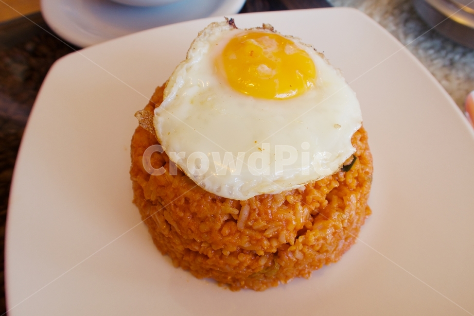 김치볶음밥,계란후라이,계란,달걀,김치,볶음밥,밥,food,meal,cuisine,kimchi,delicious,asian,korean,dish,cooking,healthy,egg,asia,vegetable,korea,oriental,traditional,dinner,rice,tasty,plate,cook,lunch,red,hot,pepper,friedrice,chili,bowl,eating,garlic,빨강,맛있다,한국,한국음식,음식,식재료,요리,food,cook,meal,dishes,food reserves