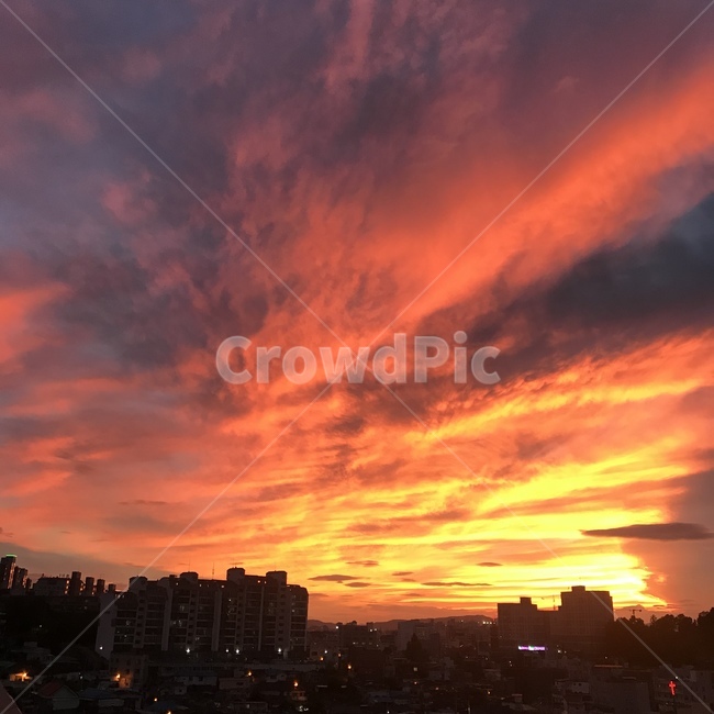 해질녁,해질녘,노을,석양,일몰,도시,풍경,city,landscape,nature,자연,outdoors,옥외,dusk,황혼,dawn,새벽,red sky,붉은 하늘,sky,하늘,sunset