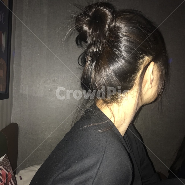 여자,여자뒷모습,뒷모습,똥머리,여자옆모습
