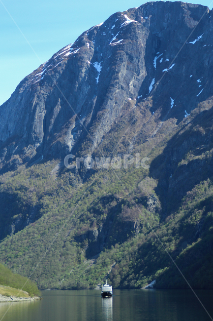 노르웨이,피오르드,풍경,크루즈,배,선박,항해,대자연,자연,경치,아름다운,경관,절경,북유럽,유럽,빙하,골짜기,협곡,협만,웅장한,자연경관,빙하지형,침식,페리,강,호수,빙식곡,지질,야외,물결,물살,송네피오르드,만년설,산,절벽,자연,풍경,nature,landscape,해외,외국,세계,foreign,oversea,world,세계자연풍경,해외자연풍경,외국자연풍경,world nature landscape,outdoors,옥외,mountain,mountain range,산맥