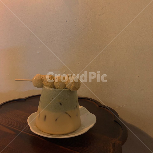 팥음료,팥,음료,카페,원목테이블,커피,카페,coffee,cafe
