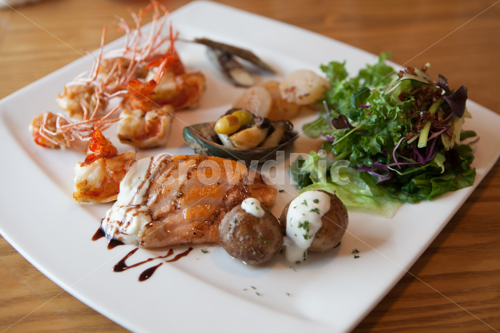 food,음식,meal,식사,dish,요리,철판구이,한식,일식,양식,새우구이,연어구이,스테이크,음식,식재료,요리,food,cook,meal,dishes,food reserves