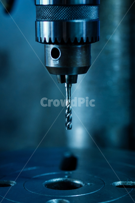 drill,equipment,tool,industry,work,construction,industrial,technology,drilling,metal,steel,repair,power,machine,worker,instrument,tools,home,screw,professional,electric,set,engineering,business,hand,workshop,job,production,금속,장비,드릴,금속가공,산업,철