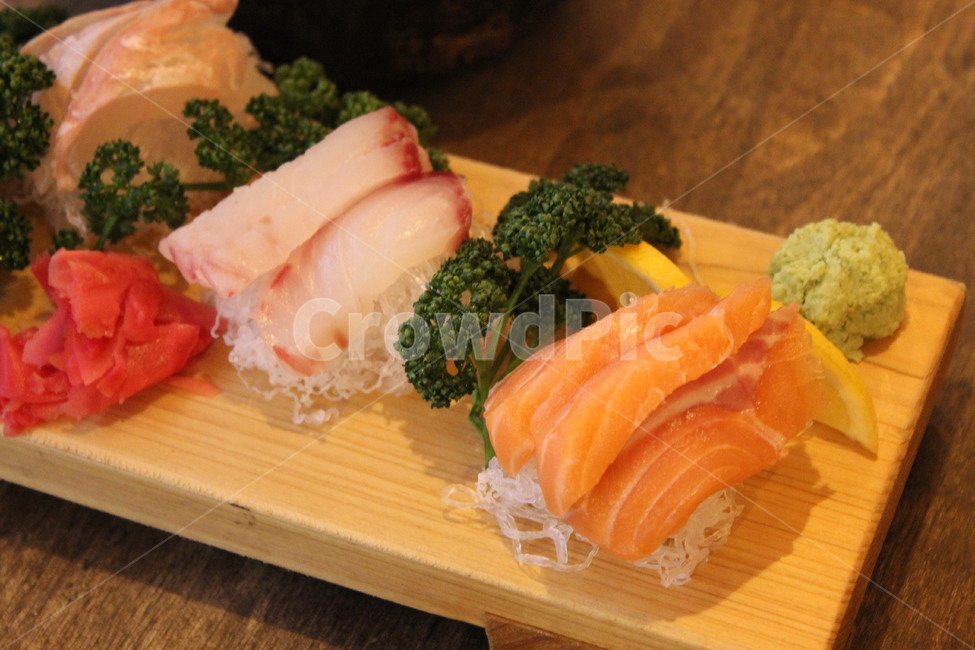 연어회,회,연어,살몬,salmon,신선한,물고기,생선,점심식사,저녁식사,회식,식사,맛있는,싱싱한,해산물,해물,바다,바다요리,한국,한국음식,일식,사시미,도미,광어