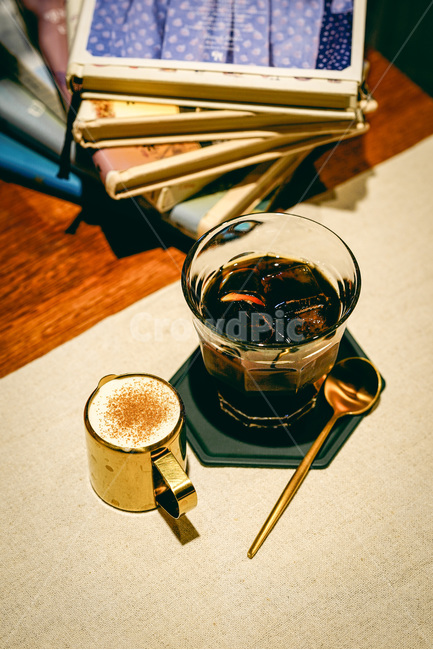 cup,컵,coffeecup,커피컵,아인슈페너,커피,감성사진,카페,cafe,콜드브루,clodbrew,유리컵,커피,카페,coffee,cafe