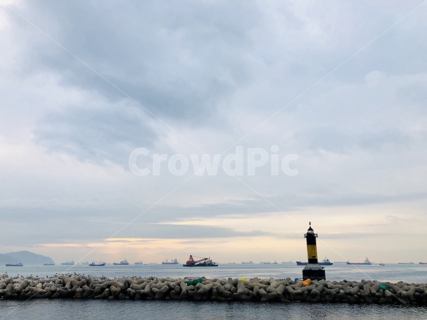 부산,항구,바다,등대,배,하늘,아침,자연,풍경,nature,landscape,등대,lighthouse,architecture,건축물,building,건물,tower,탑