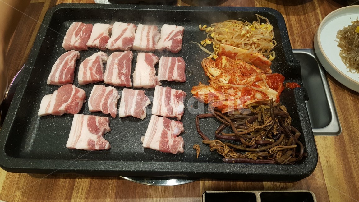 음식,food,삼겹살,불판,고기,돼지고기,식사,술안주,밥반찬,육류,음식,식재료,요리,food,cook,meal,dishes,food reserves,육류,고기,meat