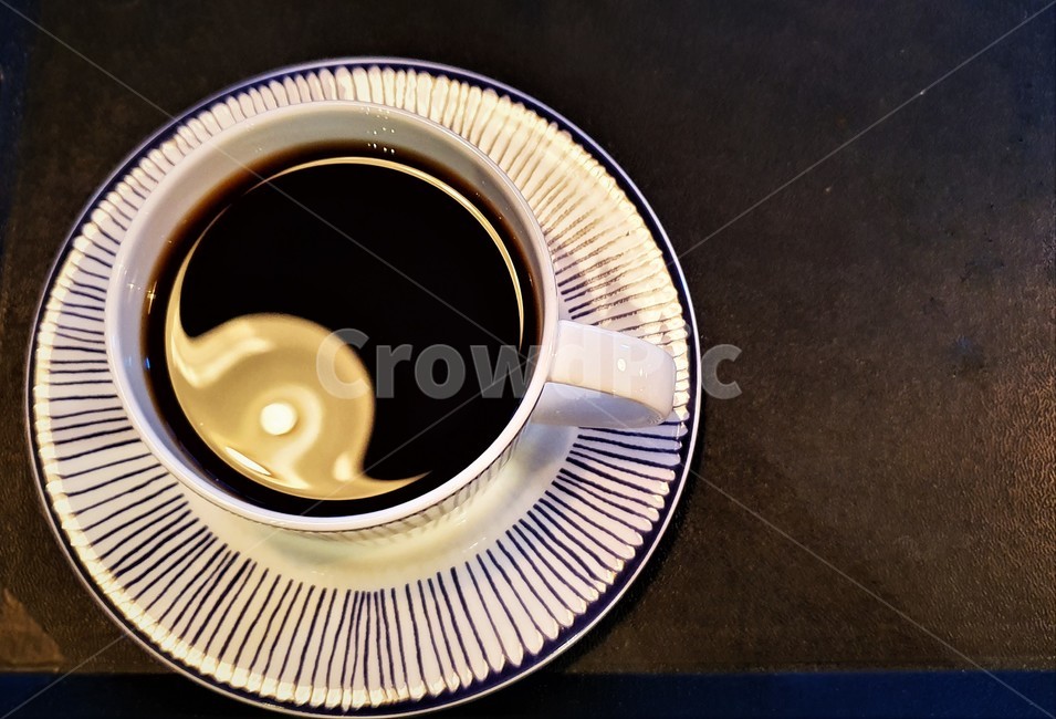 rest,handdrop,hand drop,black coffee,black,blackcoffee,hot,drink,oneglass,warm,cafe,coffee,a drink