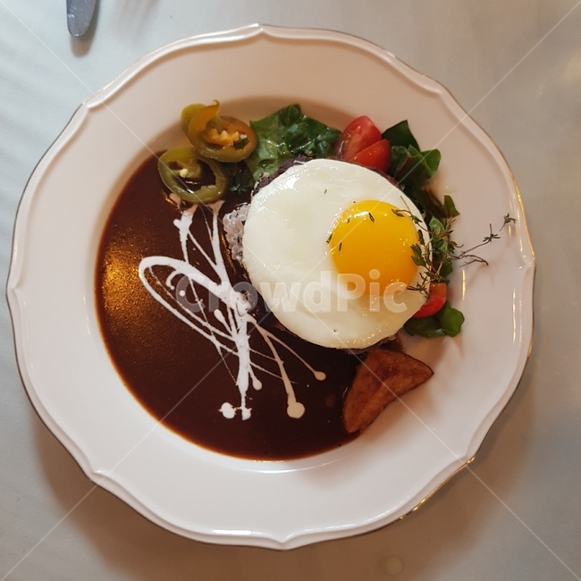 lunch,steak,cook,restaurant,dishes,dinner,delicious,food,meal,Fried egg,meat,ingredients,Hamburger Steak,Light Western food,sunny side up