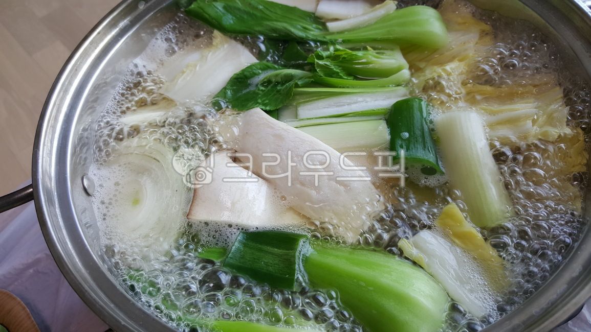 국물,샤브샤브,청경채,버섯,야채,dish,요리,식사,food,음식