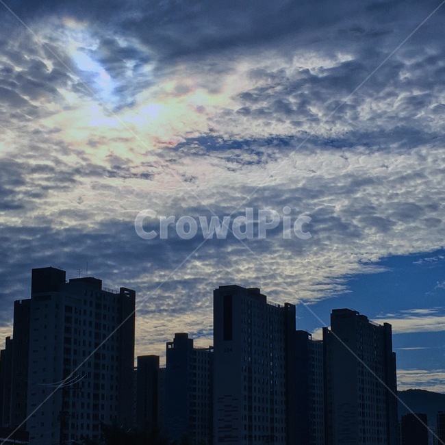 nature,자연,weather,날씨,하늘,sky,옥외,outdoors,officebuilding,건물,cloud,구름,사무실건물,building,적운,cumulus,노을,아파트,도시,풍경,city,landscape