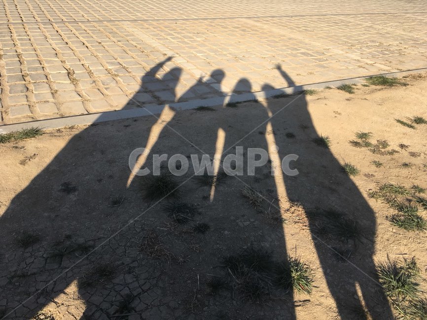 ground,바닥,네명,청춘,친구,그림자,그림자샷