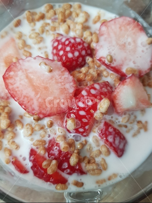 헬스,건강,건강식품,딸기,볶은현미,healthy,healthfood,strawberry,fresh,yogurt,요거트,우유,흰색,빨간,건강,헬스웨어,헬스케어,healthware,health care,음식,식재료,요리,food,cook,meal,dishes,food reserves