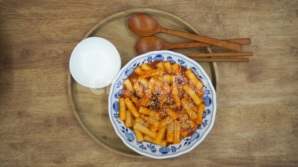 떡볶이,나무트레이,나무접시,간식,분식,떡,매운음식,음식,식재료,요리,food,cook,meal,dishes,food reserves,한식,한국음식,한국요리,korean food,korean dishes,korean meal,korean cook