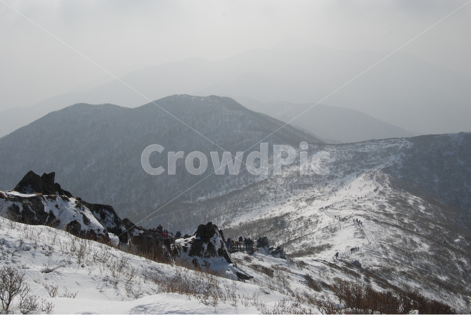 눈,snow,겨울,winter,자연,겨울,계절,winter,season,자연,풍경,nature,landscape,outdoors,옥외,mountain,산,slope,경사,mountain range,산맥