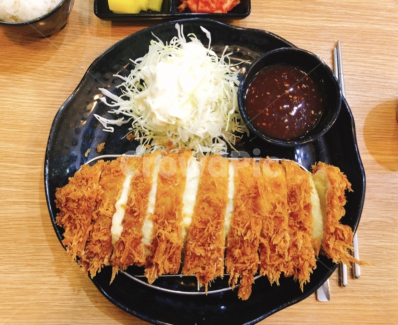 돈가스,돈가스맛집,등심,등심까스,돈까스,샐러드,야채,음식,요리,food,튀김,치즈돈가스,치즈까스,차즈등심돈까스,음식,식재료,요리,food,cook,meal,dishes,food reserves,육류,고기,meat