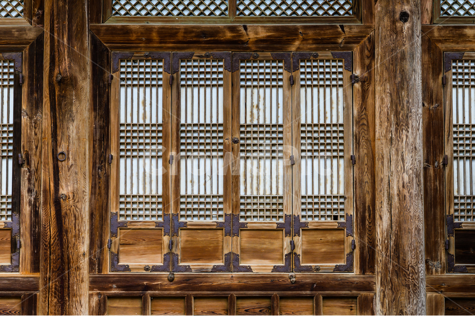 화성,고궁,단아함,전통가옥,한옥,palace,traditional,hanok,elegance,수원,background,창호,문,door,whaseong,문화,culture,한국전통,한국문화,korean traditional,korean culture,건축물,건물외관,exterior,building,structure,architecture,construction