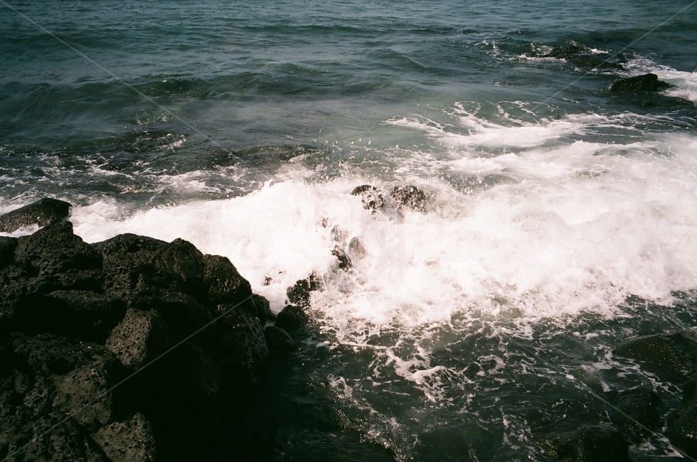 제주도,필름카메라,바다,파도,수평선,자연,풍경,nature,landscape,한국자연풍경,한국자연경관,korea nature landscape,제주도,jeju,jeju island,outdoors,옥외,water,물,ocean,대양,sea