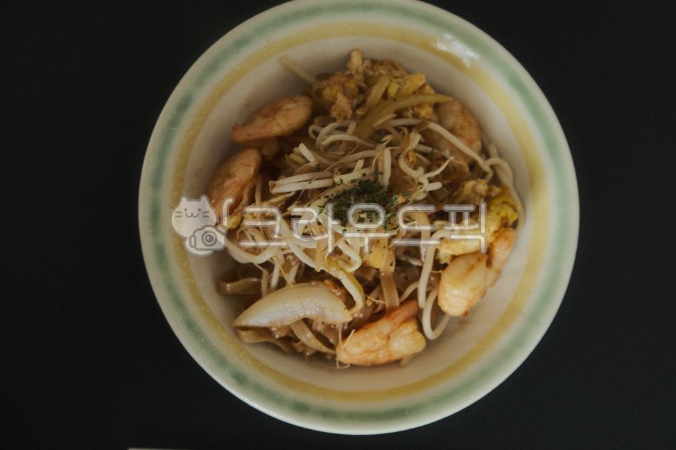 Pad Thai,Thai food,cuisine,noodle dishes,shrimp stir-fried noodles,stir-fried noodles