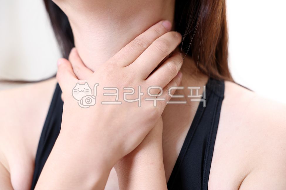 medical,neck wrinkles,beauty,suffering,white background,sick,body,wrinkles,white,middleaged,skin aging,injury,massage,female,skin care,home beauty,thyroid,dry skin,care,influenza,thyroxine,woman,young,throat,part,fine wrinkles,reflux esophagitis,winter sk