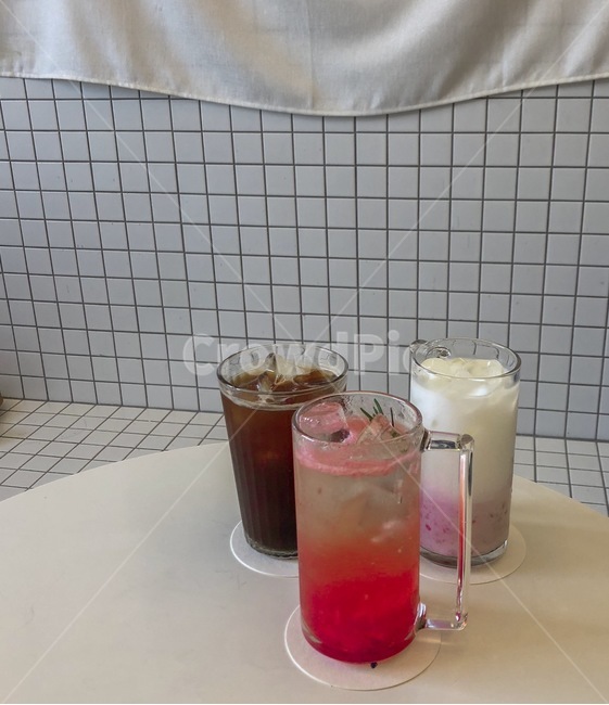 커피,에이드,크림,카페,딸기라떼