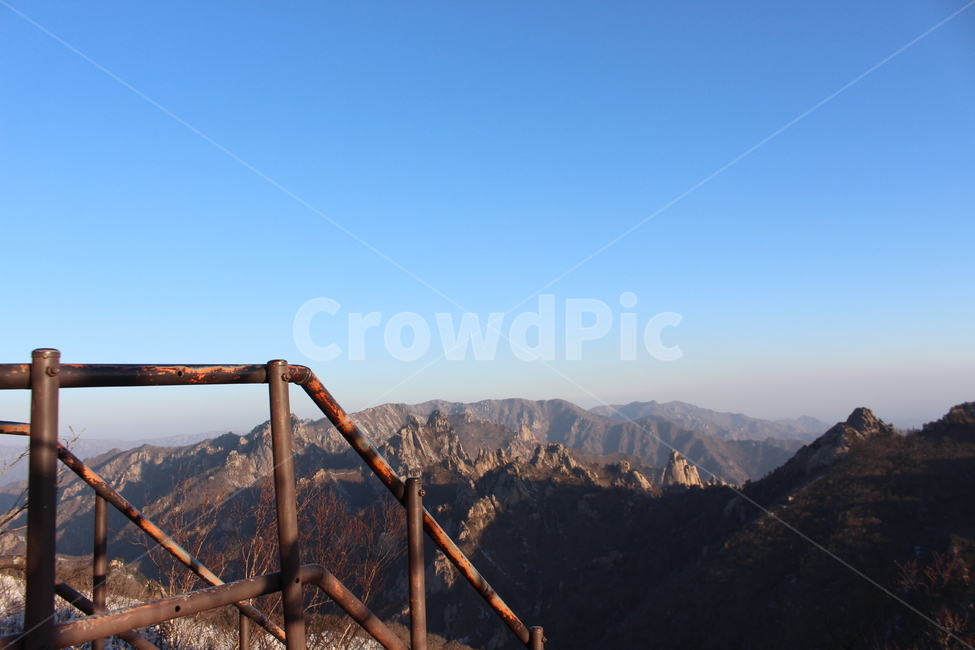 설악산,산,등산로,자연,공룡능선,능선,계단,길,풍경,자연,풍경,nature,landscape,한국자연풍경,한국자연경관,korea nature landscape,handrail,난간,banister