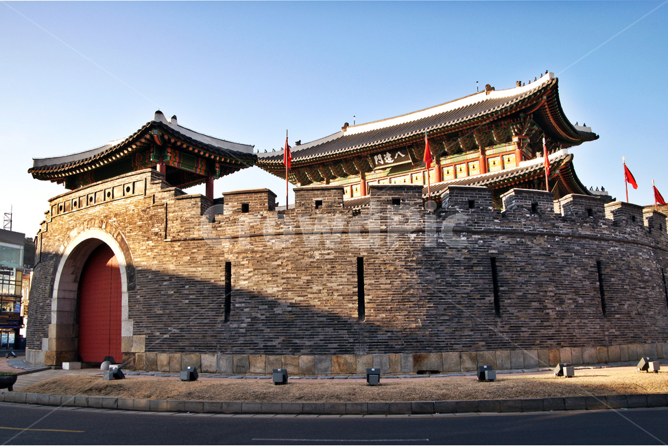 Mars,gatehouse,pavilion,Paldalmun Gate,UNESCO World Heritage Site,hipped roof,Suwon Hwaseong Fortress,Suwon,south gate,Ongseong