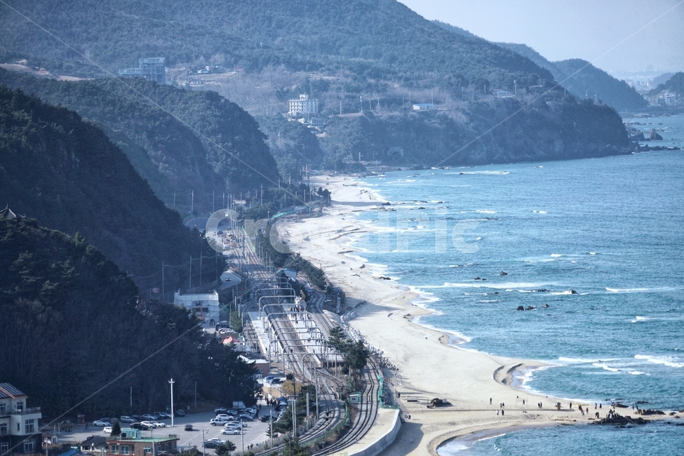 바다,해안,정동진,기차역,station,풍경,landscape,산,모래사장,파도,하늘,sea,sky,강원도,자연,풍경,nature,landscape,한국자연풍경,한국자연경관,korea nature landscape,경치,outdoors,옥외,scenery,promontory,곶,road,도로,slope,경사