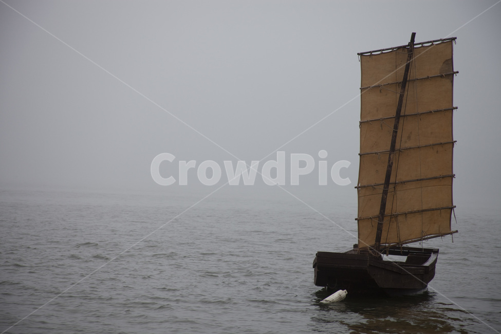 양평,두물머리,강,배,나룻배,구름,안개,물안개,보트,vessel,watercraft,선박,용기,vehicle,transportation,차량,boat,교통