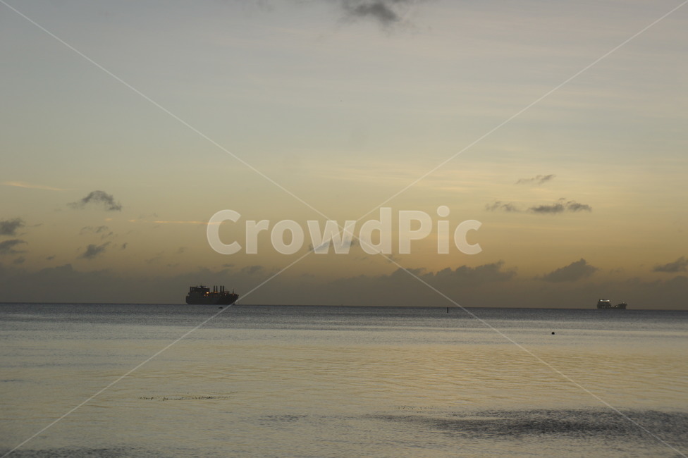일몰,저녁,하늘,수평선,바다,sea,배,요트,구름,노을,sunset,날씨,vehicle,차량,transportation,교통,boat,보트