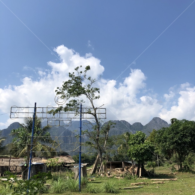 nature,자연,outdoors,옥외,나무,tree,풀,식물,산,구름,mountain,잔디,grass