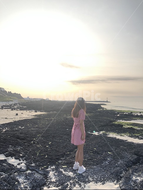 바다,제주도,여자,뒷모슺,옆모습,일몰,해
