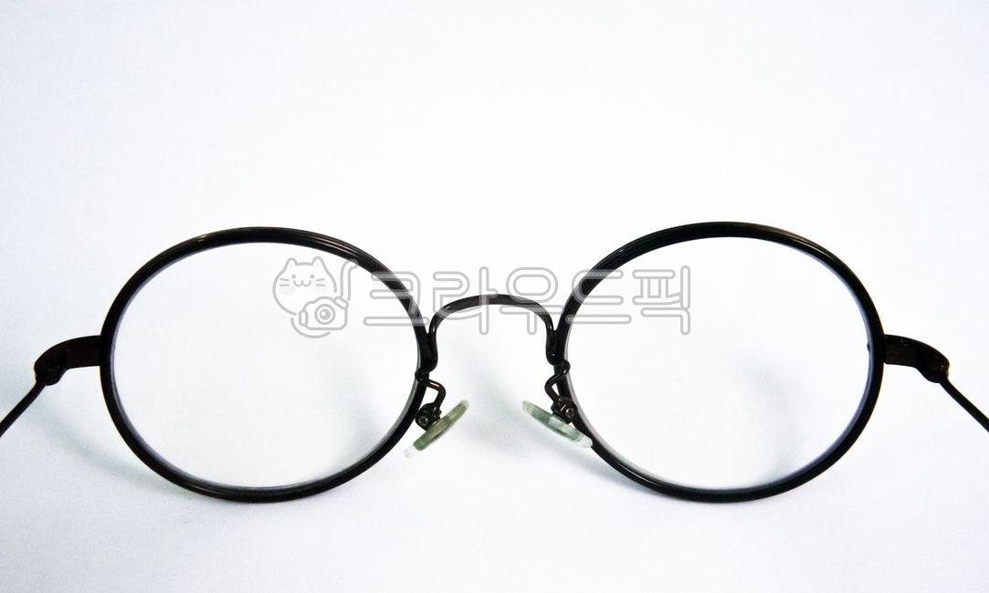 안경,glasses,검정안경,검정,부속물,부속품,남자안경,소장품,티타늄안경,안경태,안경알,시력,유리,물건,렌즈,스타일,생활,악세사리,유행,accessories,accessory