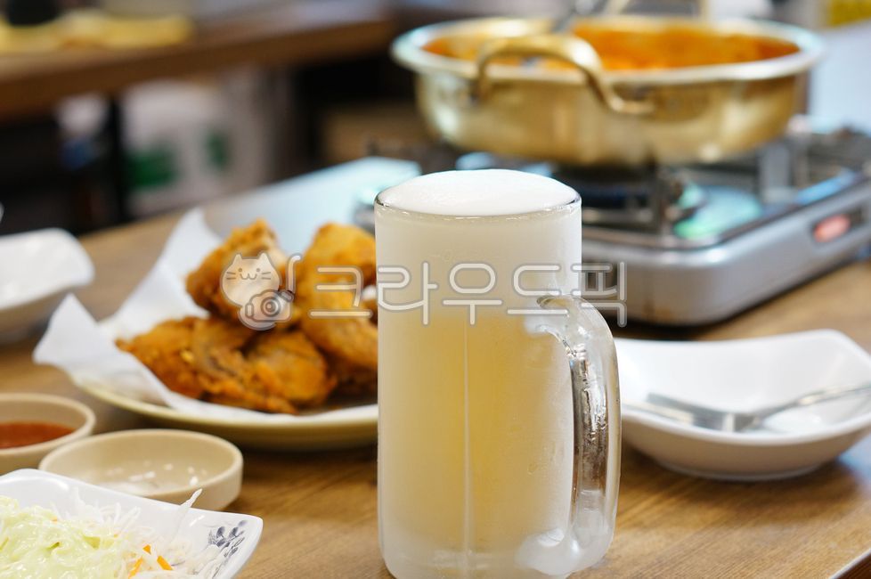 Fried whole chicken,chicken,crispy,fried food,amity,beerglass,ice beer,friedchicken,draft beer,beverage,tteokbokki,fat,cooking,Cheers,beer,alcohol,glass,cook,drinking party,dishes,food,nickel silver pot,meal,Soup Tteokbokki,foodreserves,beer mug,meat,Old 
