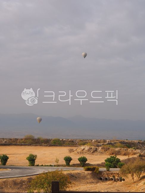 Balloon,hot air balloon,Türkiye,turkey,ballroon,nature,limestone,limestone formation,pamukkale,natural landscape,europe