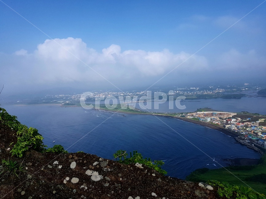자연,제주도,성산일출봉,바다,구름,자연,풍경,nature,landscape,한국자연풍경,한국자연경관,korea nature landscape,제주도,jeju,jeju island,land,땅,outdoors,옥외,scenery,경치